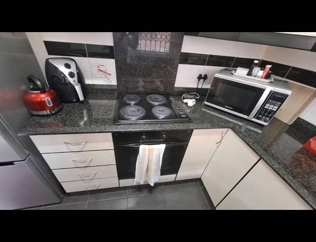 2 BEDROOM PROPERTY TO RENT IN OVERPORT